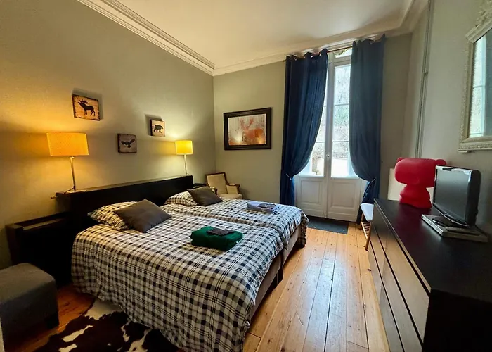 Esplanade Des Oeufs Cauterets